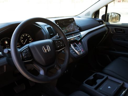 Certified 2025 Honda Odyssey EX-L image 16