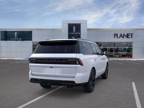 New 2026 Lincoln Navigator Black Label AWD/4WD image 8