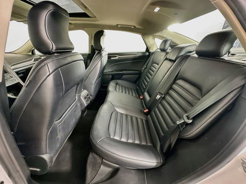 Used 2019 Ford Fusion SEL FWD image 28