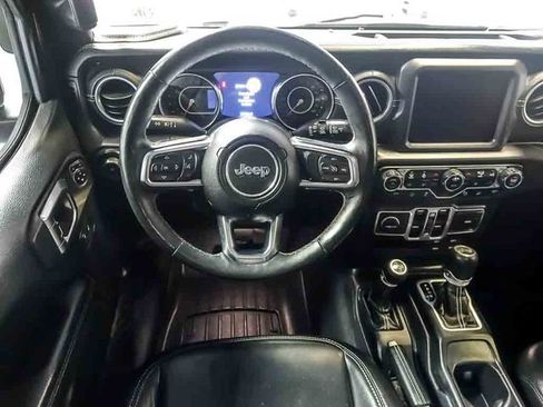 Used 2018 Jeep Wrangler Unlimited Sahara AWD/4WD image 16