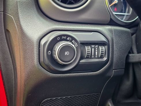 Used 2021 Jeep Wrangler Unlimited Sport AWD/4WD image 14