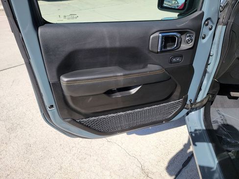 Used 2025 Jeep Wrangler Unlimited Sahara w/ Safety Group AWD/4WD image 10