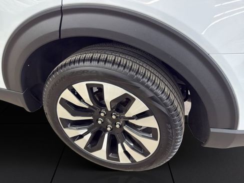 Used 2025 Ford Explorer Platinum w/ LUX Leather Package image 24