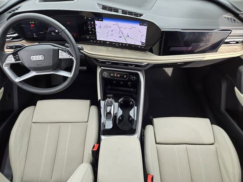 Certified 2025 Audi Q5 Prestige image 32