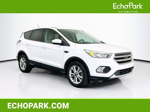 Used 2017 Ford Escape SE AWD/4WD image 1