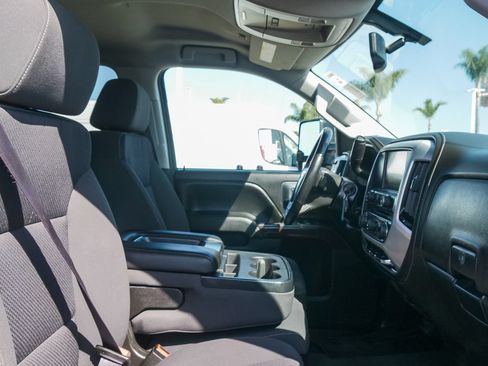 Used 2016 GMC Sierra 2500 SLE w/ SLE Preferred Package AWD/4WD image 16