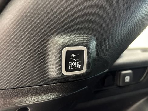 Used 2025 Jeep Grand Cherokee Limited AWD/4WD image 50