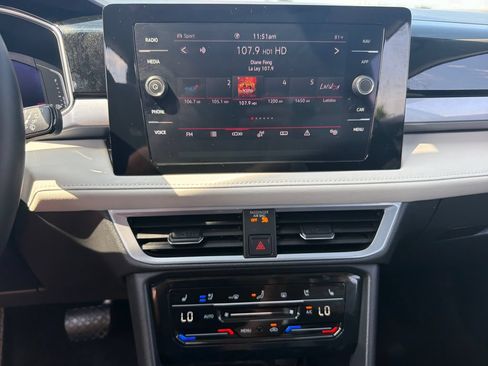 Certified 2025 Volkswagen Taos SEL AWD/4WD image 15