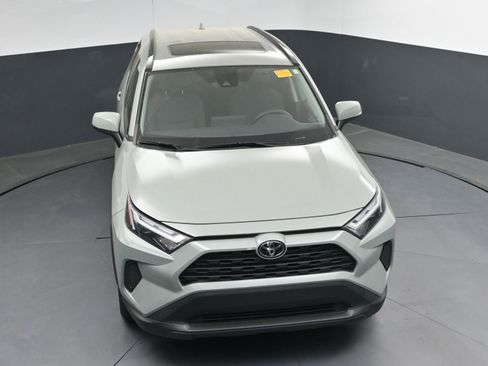 Used 2022 Toyota RAV4 XLE w/ Convenience Package image 32
