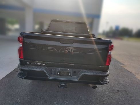 Used 2021 Chevrolet Silverado 2500 Custom w/ Custom Value Package AWD/4WD image 8