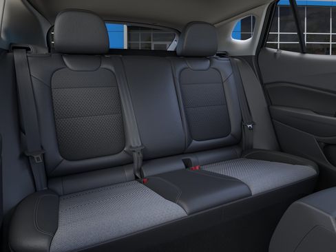 New 2026 Chevrolet Trax LT w/ Sunroof Package FWD image 17