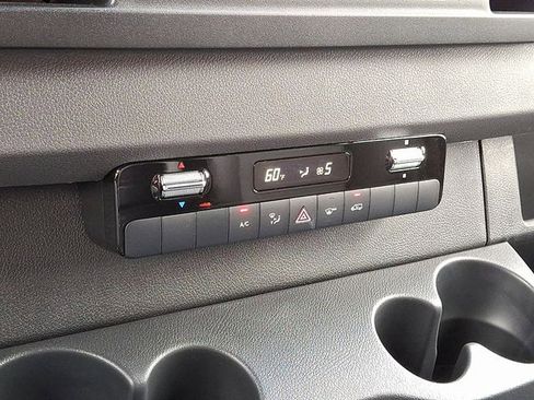 Used 2025 Mercedes-Benz Sprinter 2500 image 14