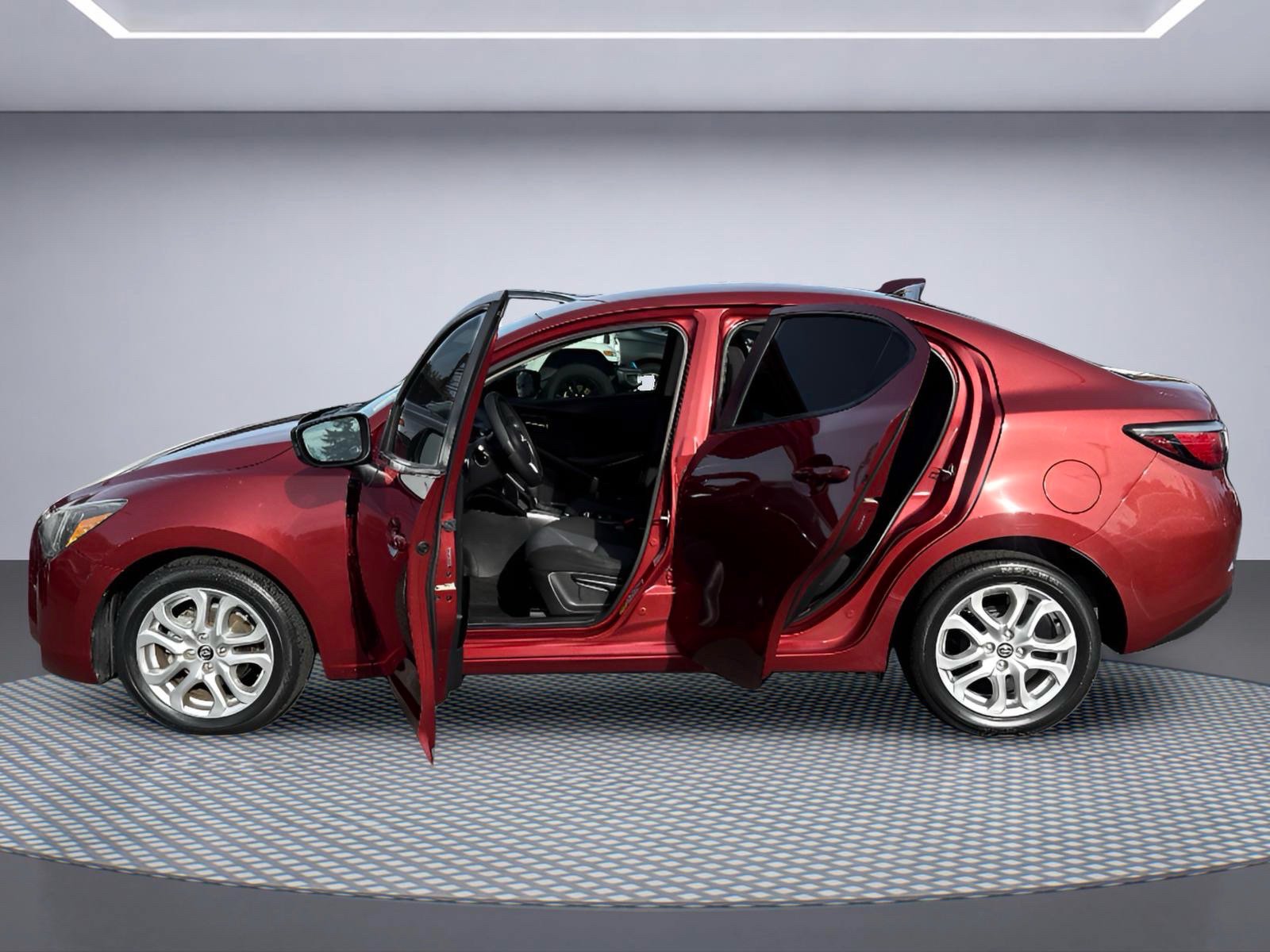 Used 2018 Toyota Yaris iA FWD image 11