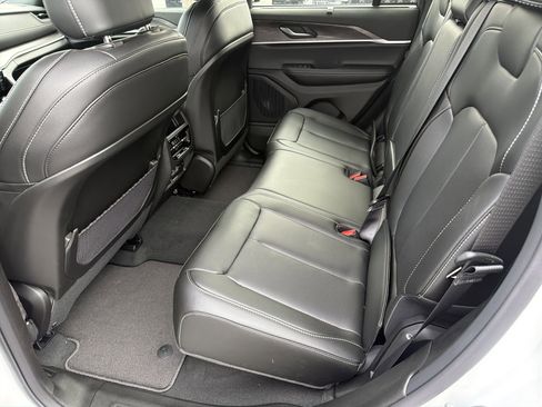 New 2025 Jeep Grand Cherokee Limited image 22