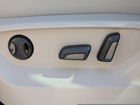 New 2026 Volkswagen Atlas SE FWD image 21