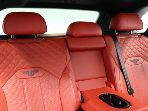 Used 2022 Bentley Bentayga AWD/4WD image 89