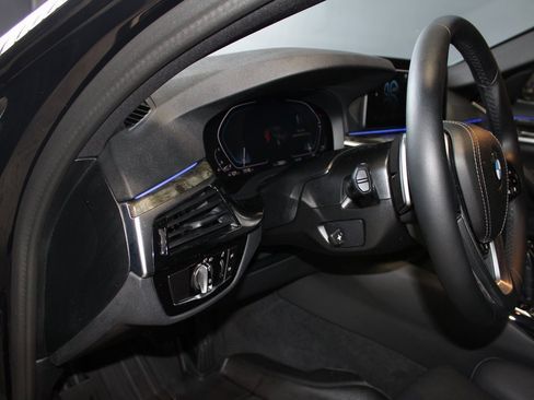 Used 2023 BMW 530i xDrive w/ Convenience Package image 14