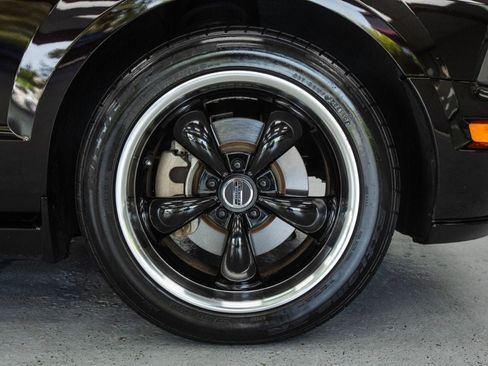 Used 2005 Ford Mustang GT RWD image 13