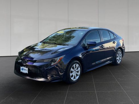 Used 2021 Toyota Corolla LE FWD image 1