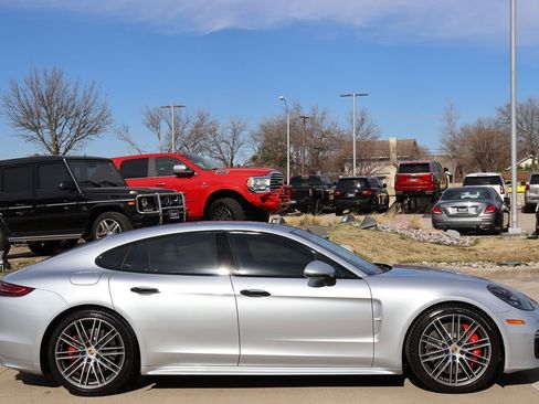 Used 2017 Porsche Panamera Turbo image 5