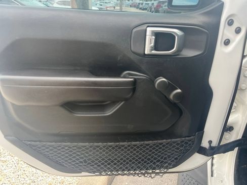 Used 2021 Jeep Gladiator Sport AWD/4WD image 11