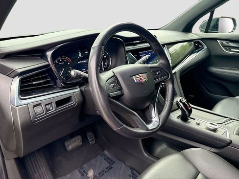 Used 2021 Cadillac XT6 Premium Luxury image 9