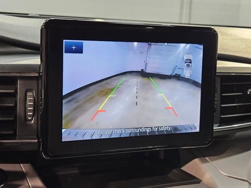 Used 2024 Ford Explorer XLT w/ Equipment Group 202A image 30