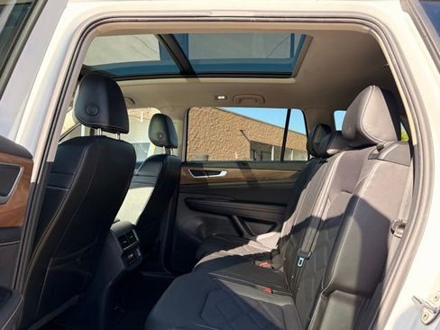Used 2024 Volkswagen Atlas SE w/ Panoramic Sunroof Package FWD image 20