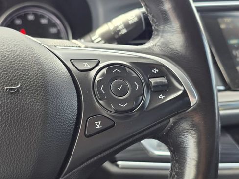 Used 2019 Buick Enclave Essence AWD/4WD image 33