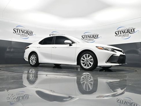 Used 2024 Toyota Camry LE image 17