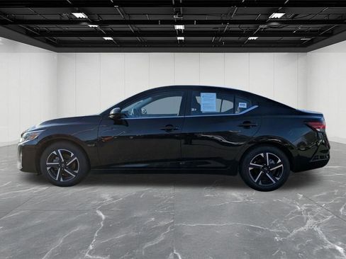 Used 2024 Nissan Sentra SV FWD image 2
