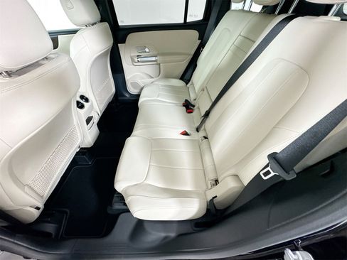 New 2025 Mercedes-Benz GLB 250 4MATIC image 25