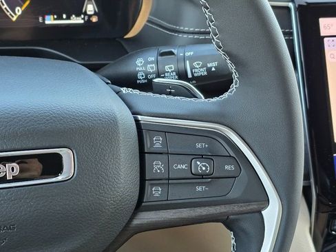 New 2025 Jeep Grand Cherokee Limited w/ Trailer Tow Package image 28