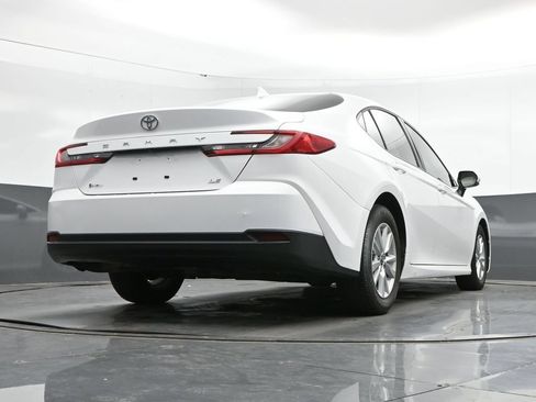 Used 2025 Toyota Camry LE FWD image 36
