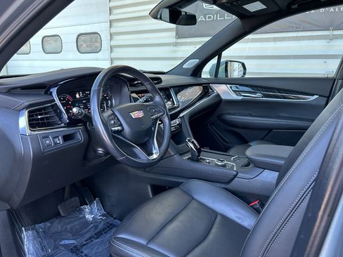 Used 2024 Cadillac XT6 Premium Luxury image 10