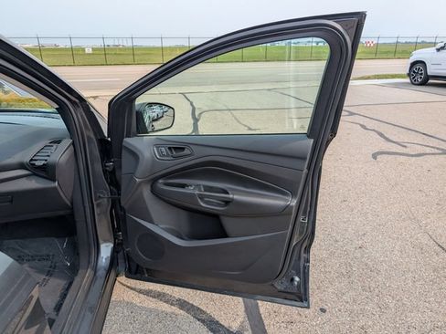 Used 2018 Ford Escape S FWD image 4