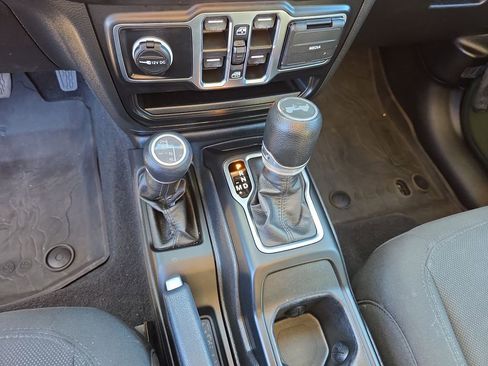 Used 2023 Jeep Wrangler Willys image 29