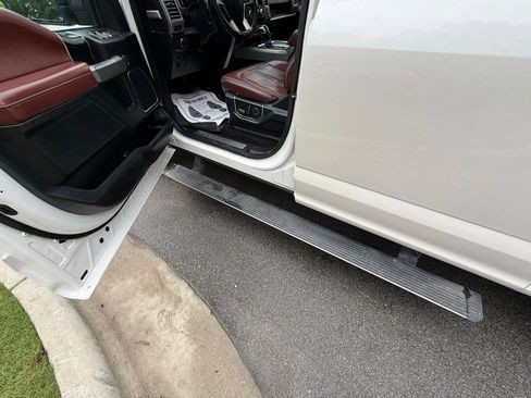 Used 2018 Ford F150 Platinum w/ Equipment Group 701A Luxury AWD/4WD image 22