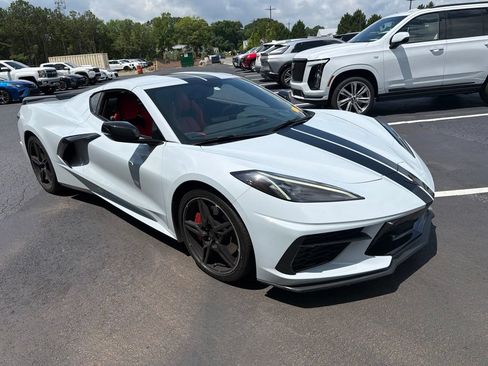 Used 2022 Chevrolet Corvette Stingray Preferred Cpe w/ Z51 Performance Package RWD image 3
