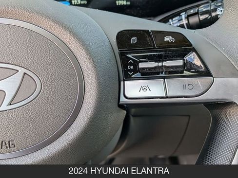 Used 2024 Hyundai Elantra SEL FWD image 19