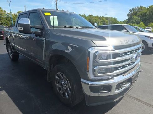 Used 2023 Ford F350 Lariat w/ Lariat Ultimate Package AWD/4WD image 3