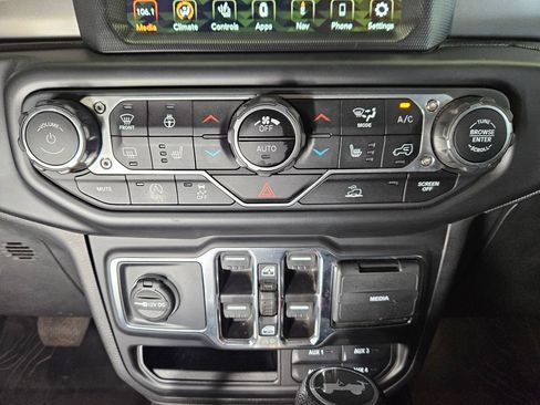 Used 2022 Jeep Wrangler Unlimited Sport AWD/4WD image 12