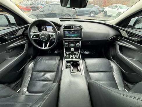 Used 2020 Jaguar XE S RWD image 21