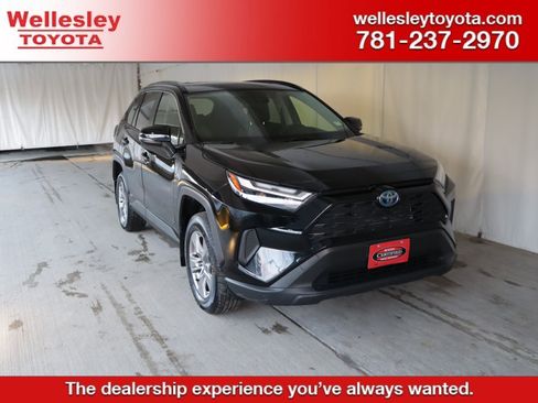 Certified 2023 Toyota RAV4 XLE w/ Convenience Package image 1