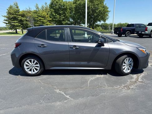 Used 2023 Toyota Corolla SE w/ SE Premium Package FWD image 9