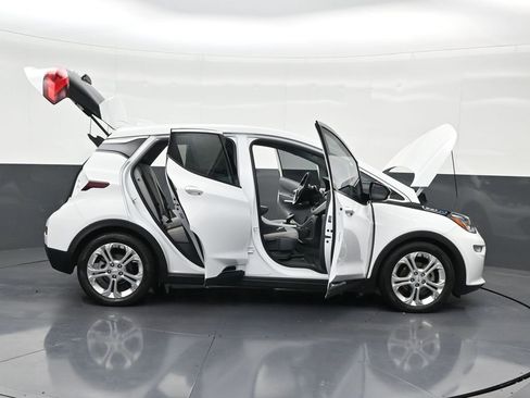 Used 2020 Chevrolet Bolt LT image 32
