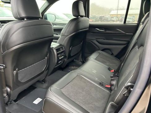 New 2025 Jeep Grand Cherokee 4WD image 10