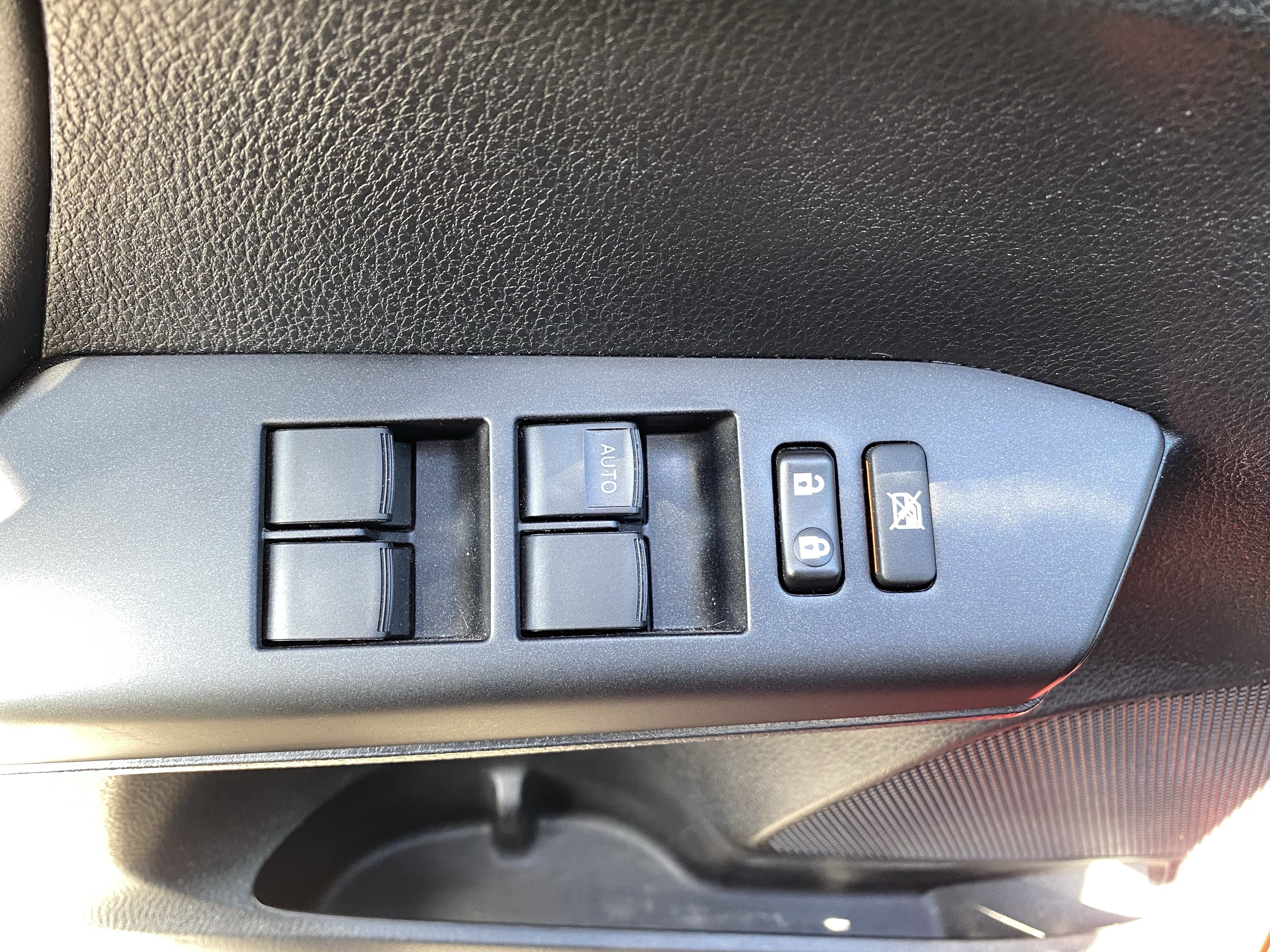 Used 2017 Toyota RAV4 XLE w/ Carpet Mat Package FWD image 19
