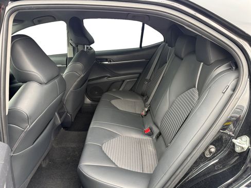 Used 2019 Toyota Camry SE FWD image 16