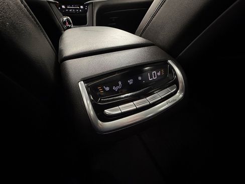 Used 2023 Cadillac XT6 Premium Luxury image 27